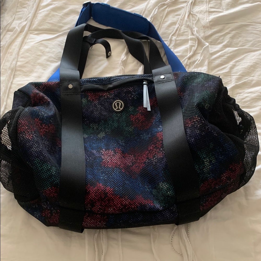 Lululemon Run On Duffle Bag